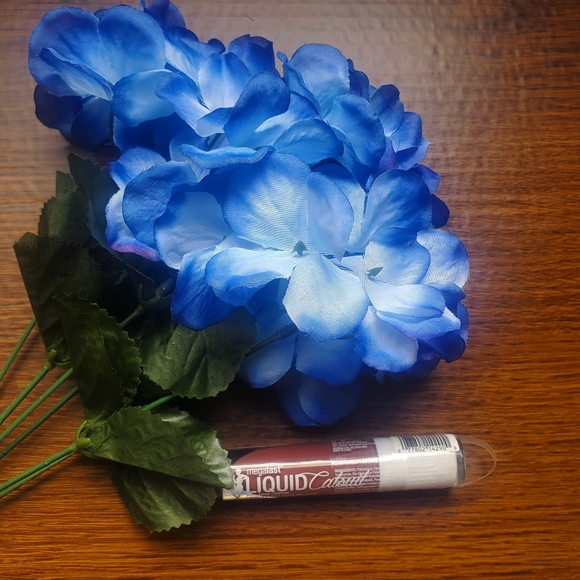 Wet n Wild Liquid Catsuit Lipstick - Picture 5 of 5